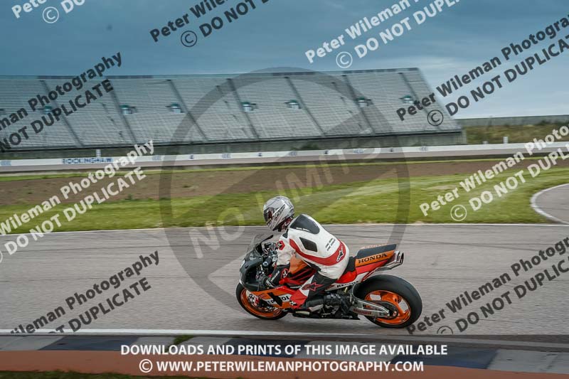 Rockingham no limits trackday;enduro digital images;event digital images;eventdigitalimages;no limits trackdays;peter wileman photography;racing digital images;rockingham raceway northamptonshire;rockingham trackday photographs;trackday digital images;trackday photos